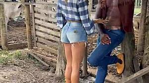 BBC在家乡操已婚荡妇老板娘在农场与黑猫狂欢内射绿帽羞辱