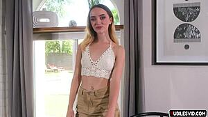 出轨继妹Maria Kazi被继兄和泳池工双插