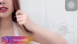 我看Bigo秀现场直播性感亚洲女孩展示巨大天然奶子