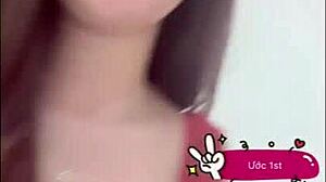 我看Bigo秀现场直播性感亚洲女孩展示巨大天然奶子