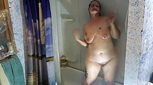 淋浴玩穿环解压潮吹高潮