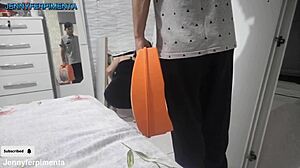 Casada vadia paid the assembler with her pussy in homemade brazilian action