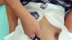 Estudiante latina sexy cogida duro en uniforme colegial cosplay!