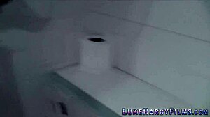 装扮英国金发美女，准备深吸那根巨大鸡巴吗？