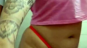 Exhibiting Her Big Pussy Online