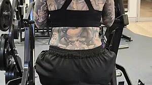 milf crushing gym workouts with huge ass in leggings 💪🍑