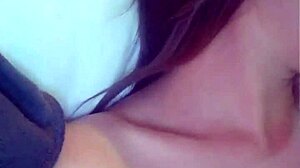 大奶亚洲18+少女在自制中国无码妈妈场景中给予口交