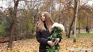 怀孕九个月的俄罗斯少女户外长走让我筋疲力尽！