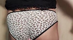 爆乳女子高生, you're turning into a big sis with that shiny anal buttplug in your maid uniform