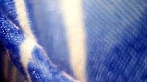 马来美女被巨大鸡巴猛干在热辣邂逅中