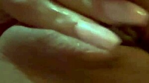 Mira mi rica vagina me masturbo muy rico