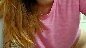 Exhibiting Her Big Pussy Online