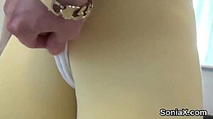 Unfaithful UK mature Gill Ellis shows off her huge globes 😏