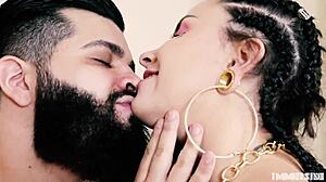 Morena da bunda gigante rebolou no pau com maestria - immersive - lord kenobi rave girl