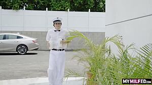 I caught the milk man during workout and made him cum inside me