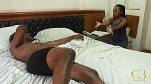 小矮胖巴西妹嚣张到巨黑屌出现 混血业余后入湿屄无套速干