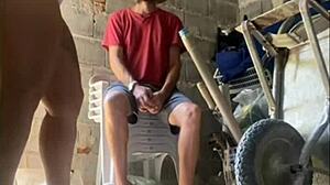 Aluguei um quartinho em São Paulo and had to give it up to the owner since I'm broke, with my big ass and tits getting cum everywhere 😏💦