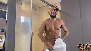 descobrir que meu parceiro tem buceta e acabei comendo pra ver se é igual de mina?