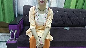 Indian couple has first-time romantic sex with boyfriend convincing girlfriend in Hindi