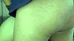 18 Year Old Babe Gets Tight Pussy Creampie from Huge Cock in Homemade Close-up