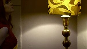 Hayley Atwell 大奶美女在火辣性感亲吻和呻吟场景中