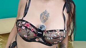 Mostrando Lencería Con Las Tetas De Fuera Calia Qadehs Sexy Fetish Display