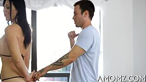 Mature Cougar Demonstrates Intense Licking on Wet Pussy with Huge Enthusiasm