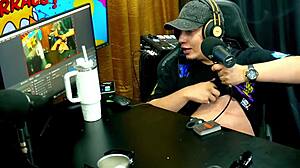 a novinha mostrou a buceta no meio do podcast tava molhadinha o barraco pegou fogo 🔥