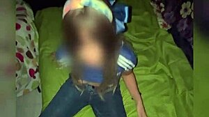 Inocente y Tierna Es Mi Hermanastra en La Cama!