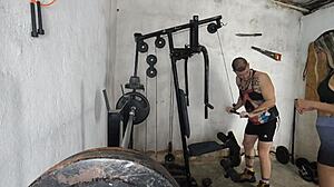 Meu personal fucked my wet pussy so good in gym creampie