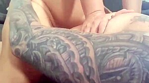 Busty cavala rebolas ass till pussy drips wet?