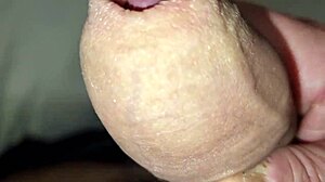 arrapato con vestito... sborrata italiana sporca gemo piscio con cazzo enorme nei panties