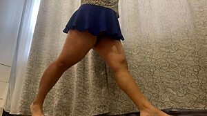 Stepmom's wet pussy throbs horny during intense workout