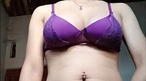 i luv watchin this sexy asian shemale jerk her cock mornin time