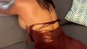 hotwife teases strangers with bedroom masturbation show