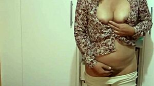 i love making my cuckold hubby's friends' cocks throb hard 😍🍆