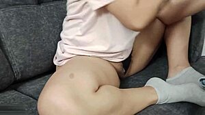 hermanastra su boca masturbarme deepthroat sofa cumshot