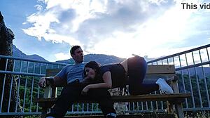 Chupando al Desconocido en la Montaña Brunette Latina