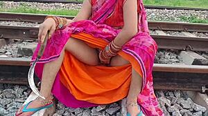 印度辣嫂户外猛干田野情郎