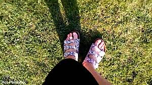 BARFUß German Hottie in Latschen Teases Sexy Feet Outdoors!