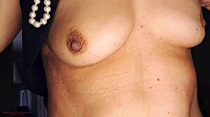 继母早起抓继子床上打飞机诱惑爆棚