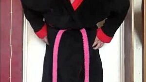 hey guys i love swallowing my pee watching you want yours too shy