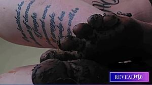 wanna taste these sexy milf soles and suck her kinky toes in shower