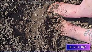 wanna taste these sexy milf soles and suck her kinky toes in shower