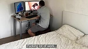 游戏妹干继兄保住秘密