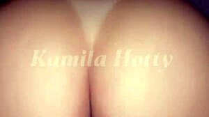 Levei a namorada do amigo pro quarto e fodi gozando dentro