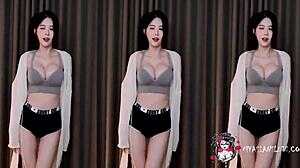 性感韩国妹脱衣舞变热辣口交