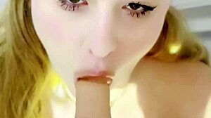 loirinha couldn't hold back squirting during anal on living room table