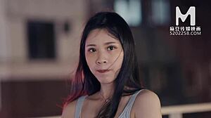 和火辣办公室女模粗暴出轨