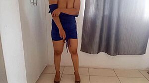 Step-cousin masturbates squirting on bed homemade